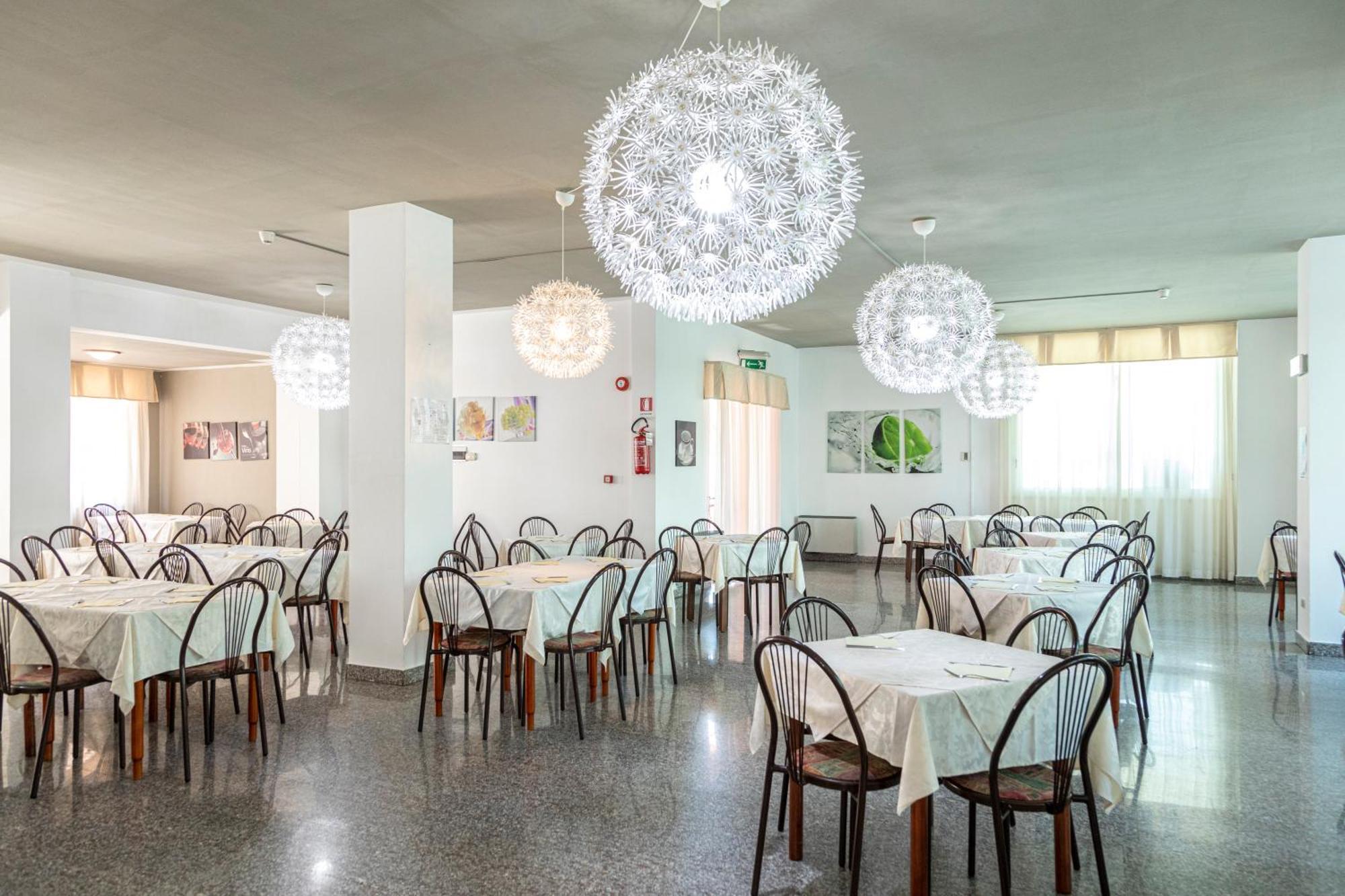 Hotel Mediterraneo 3*